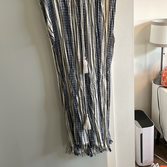 Lulus beach cover up long dress - Picture 2 of 3